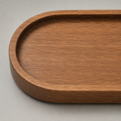 Close-up of the rounded rim, the well radius and the open wood grain
