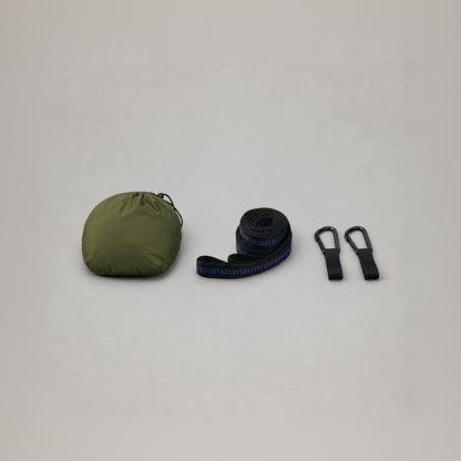 What is in the box: hammock in its stuff sack, tree straps and two carabiners